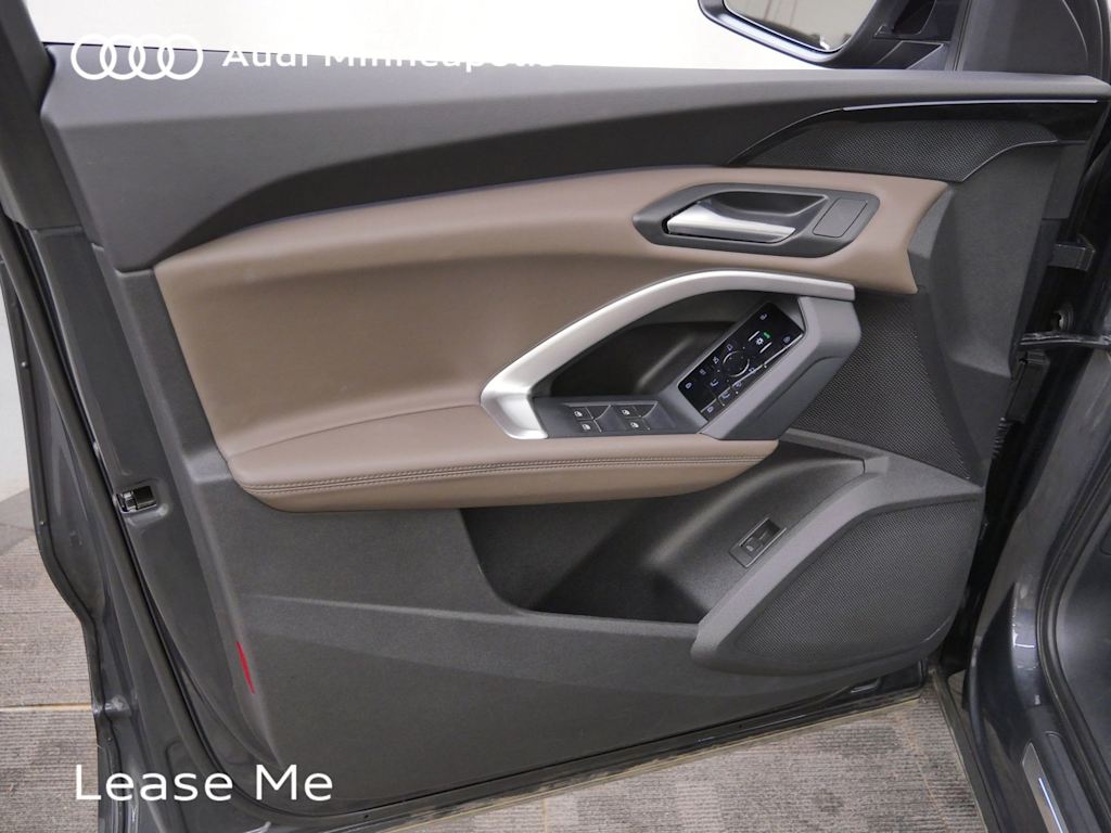 Thumbnail: 2025 Audi Q5 - 16
