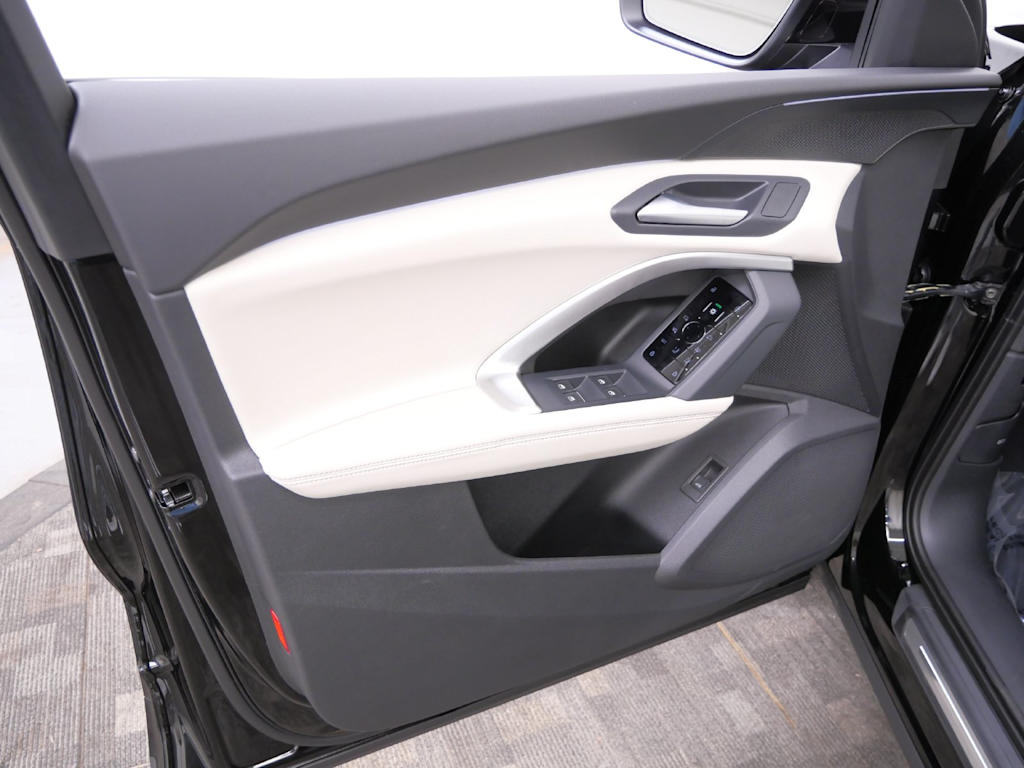 Thumbnail: 2026 Audi Q5 - 13