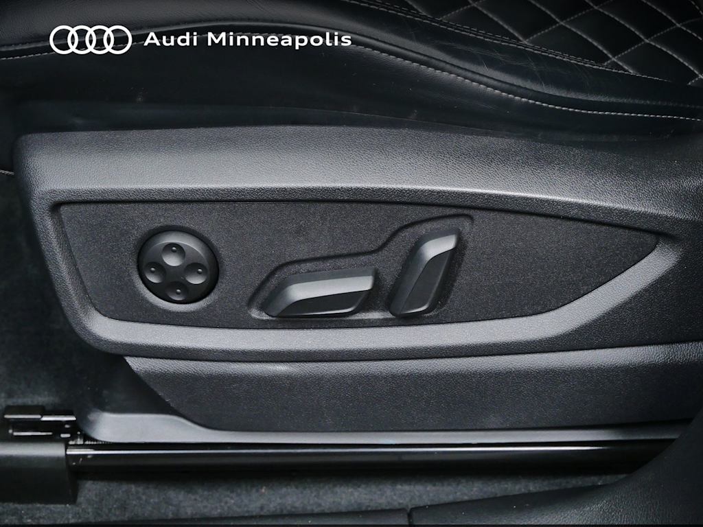 Thumbnail: 2023 Audi SQ5 - 18
