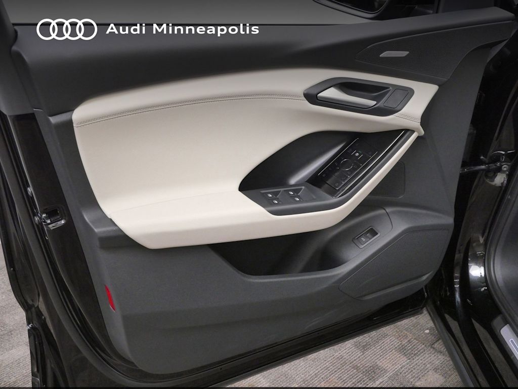Thumbnail: 2025 Audi Q6 e-tron - 16
