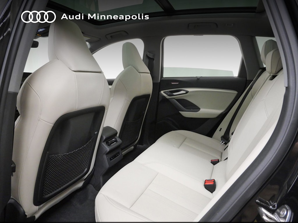 Thumbnail: 2025 Audi Q6 e-tron - 8