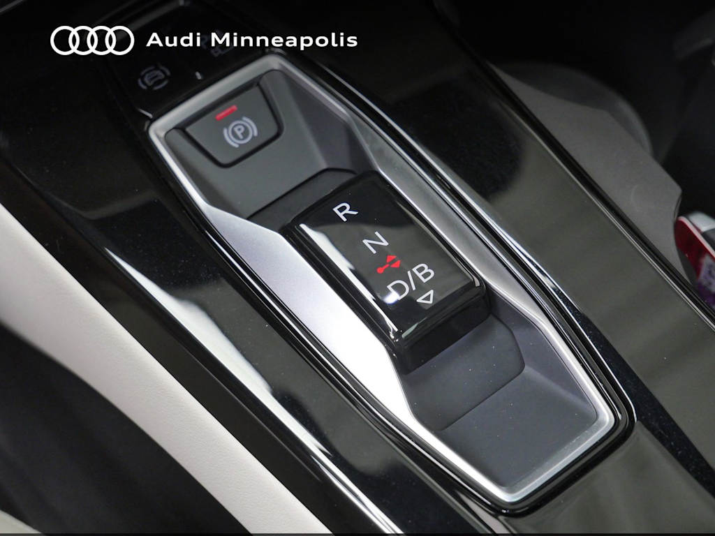 Thumbnail: 2025 Audi Q6 e-tron - 10