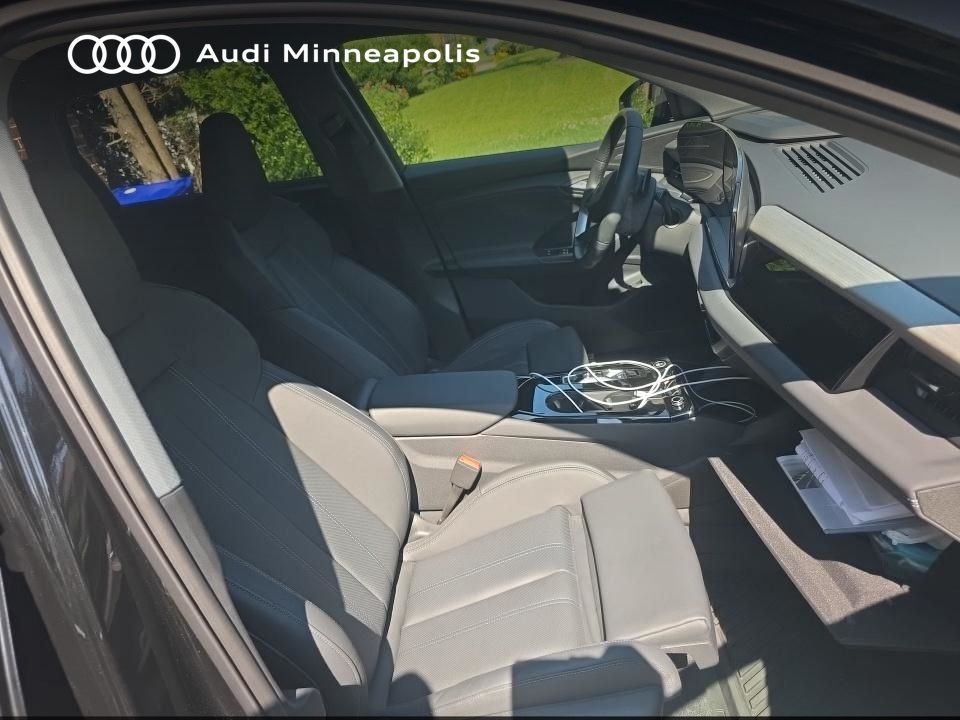 Thumbnail: 2025 Audi Q6 e-tron - 7