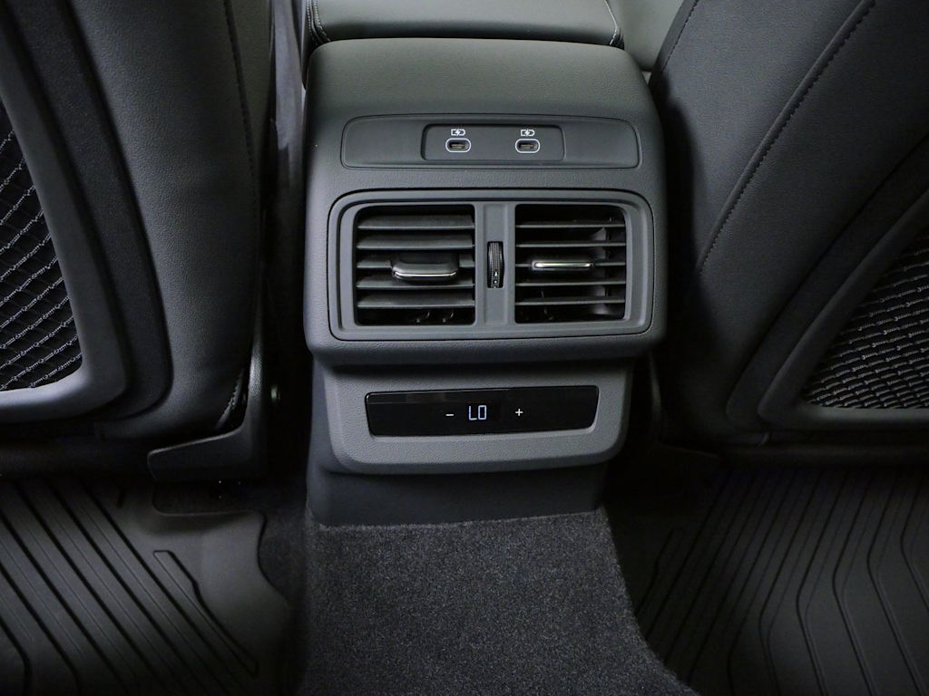 Thumbnail: 2026 Audi SQ5 - 15
