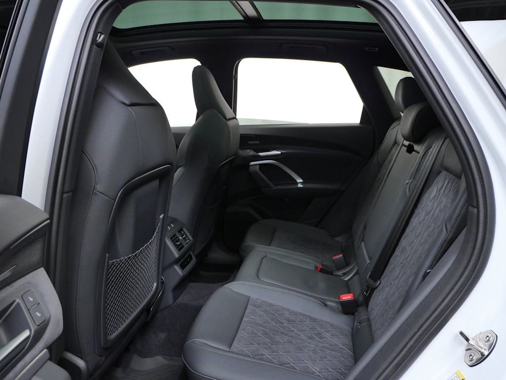 Thumbnail: 2026 Audi SQ5 - 7