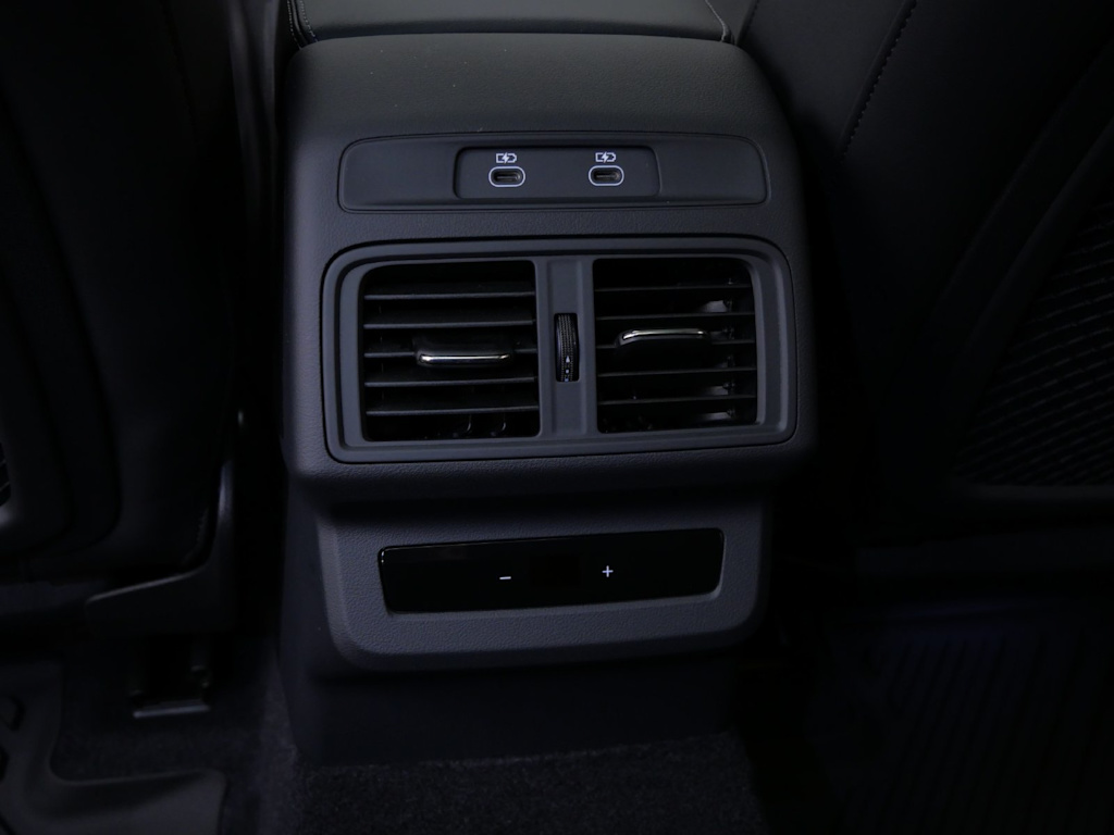 Thumbnail: 2026 Audi SQ5 - 14