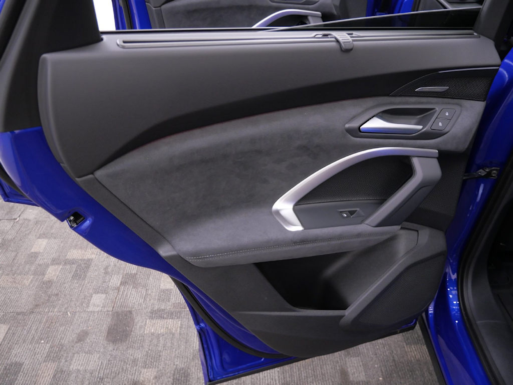 Thumbnail: 2026 Audi SQ5 - 13