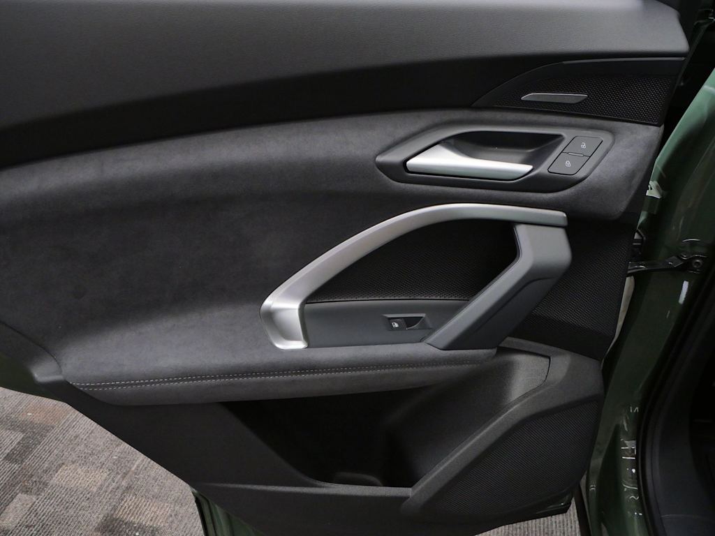 Thumbnail: 2026 Audi SQ5 - 14