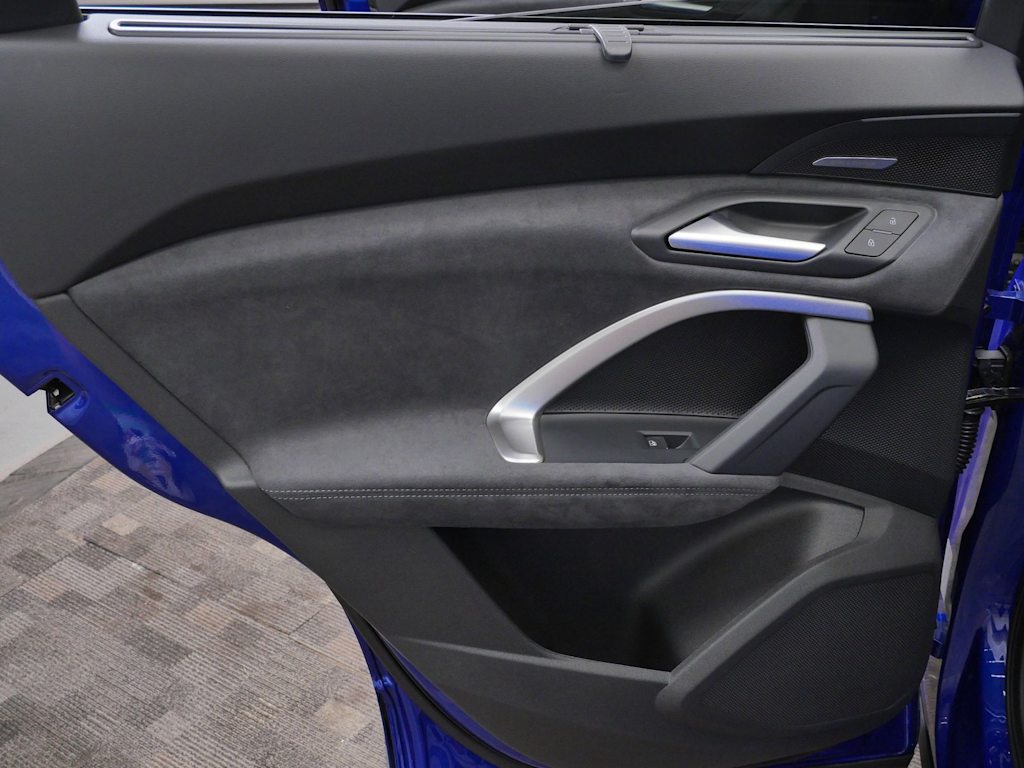 Thumbnail: 2026 Audi SQ5 - 15