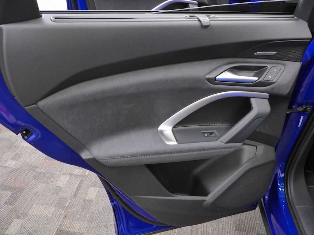 Thumbnail: 2026 Audi SQ5 - 14