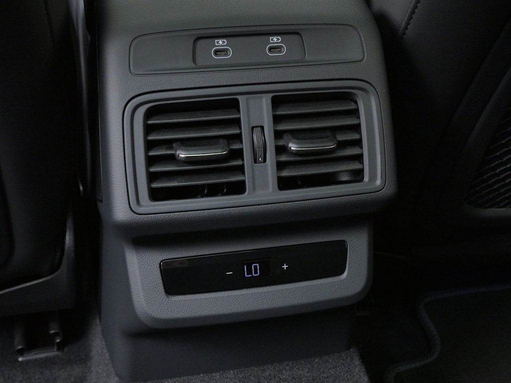Thumbnail: 2026 Audi SQ5 - 15