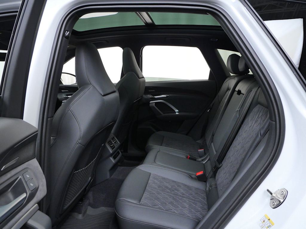 Thumbnail: 2026 Audi SQ5 - 7