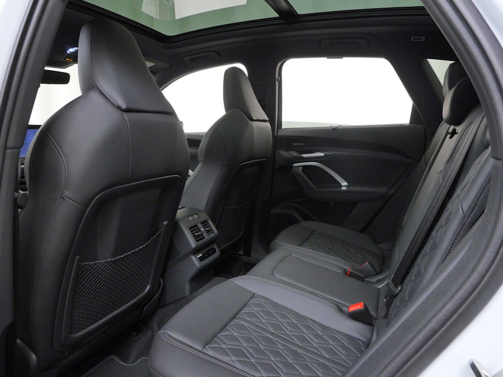 Thumbnail: 2026 Audi SQ5 - 7