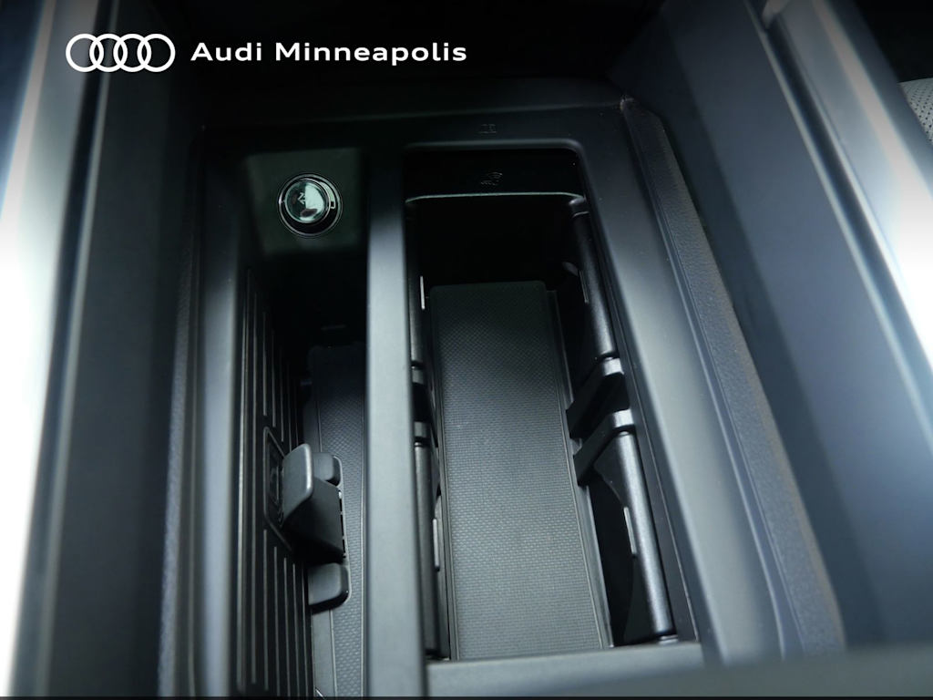 Thumbnail: 2023 Audi e-tron - 9