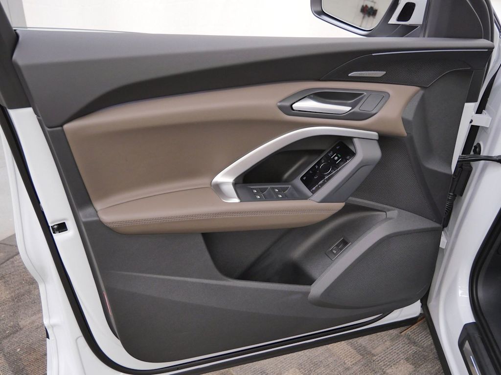 Thumbnail: 2026 Audi Q5 - 12