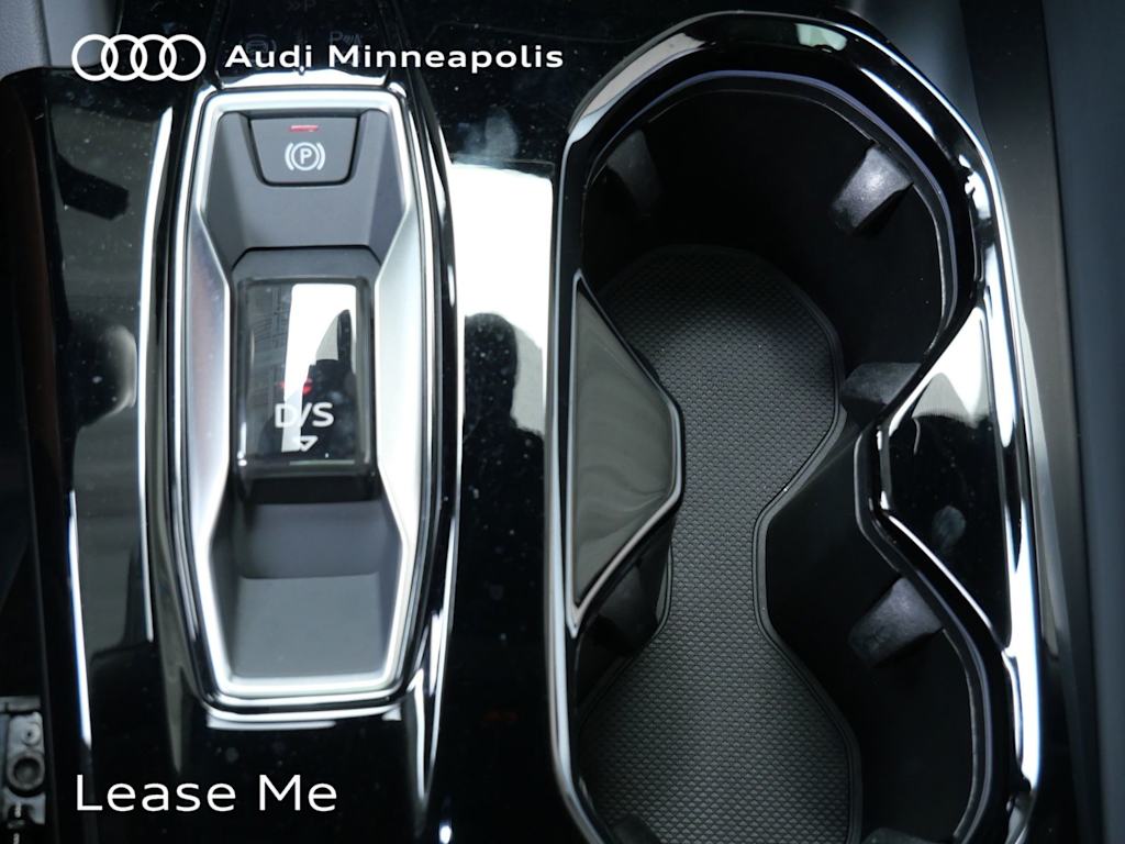 Thumbnail: 2025 Audi Q5 - 10