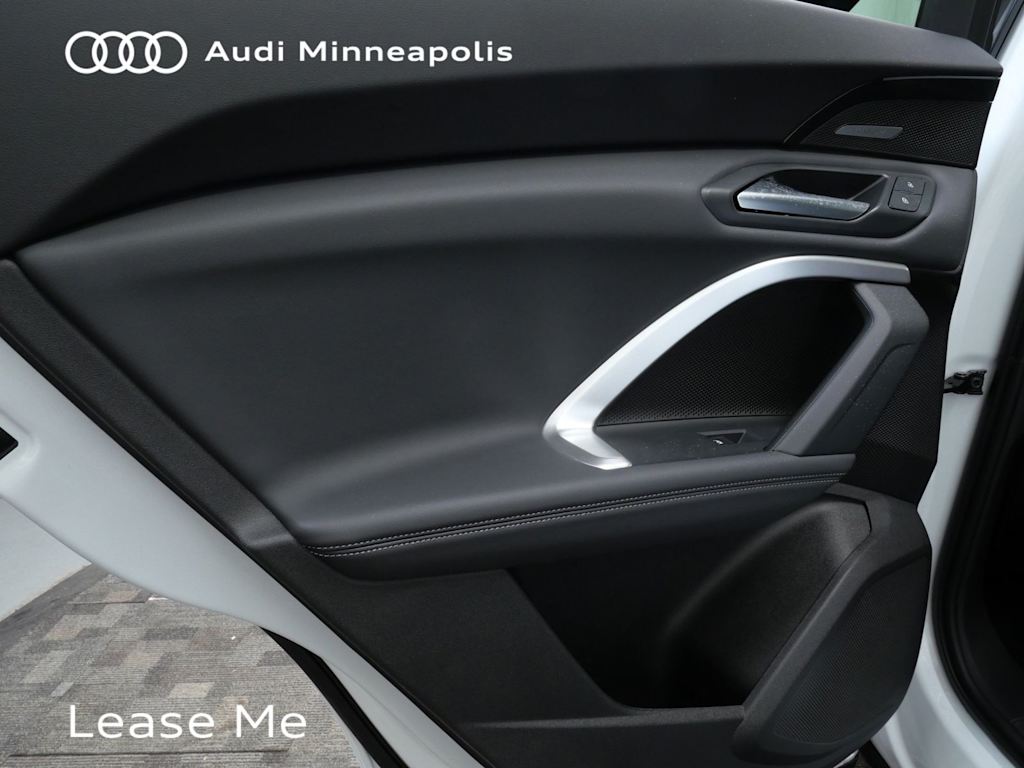 Thumbnail: 2025 Audi Q5 - 18
