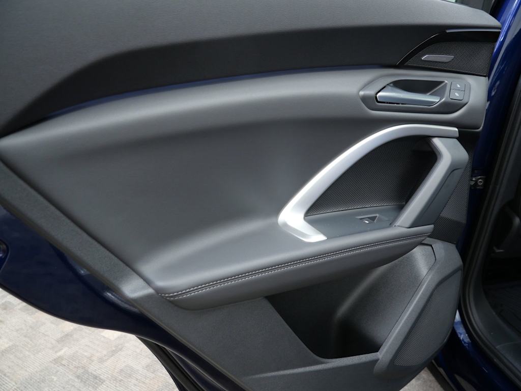 Thumbnail: 2025 Audi Q5 - 14