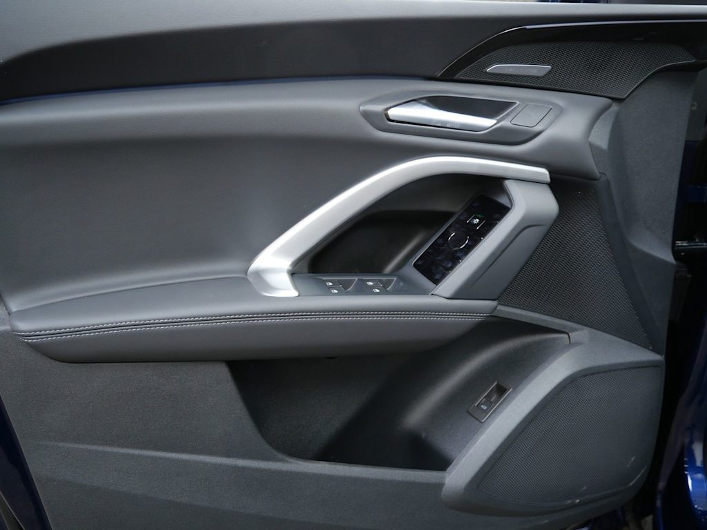 Thumbnail: 2025 Audi Q5 - 12