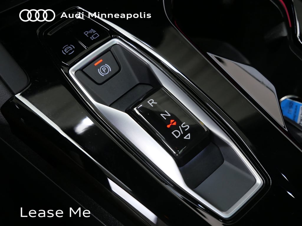 Thumbnail: 2025 Audi Q5 - 10