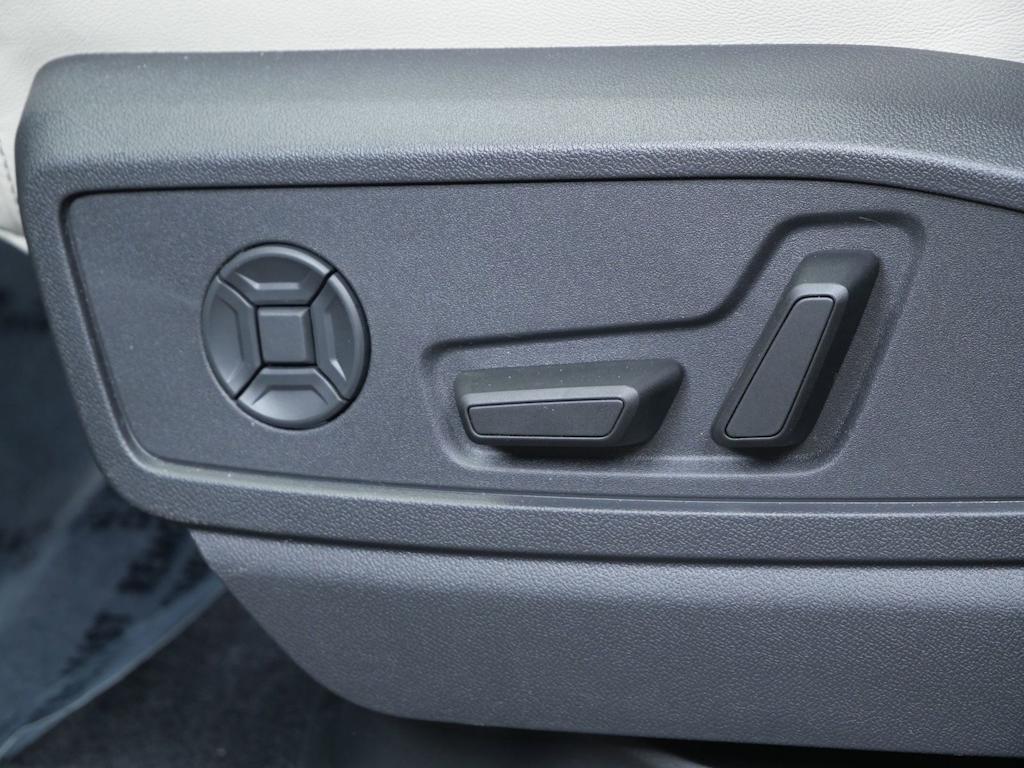 Thumbnail: 2026 Audi Q5 - 13