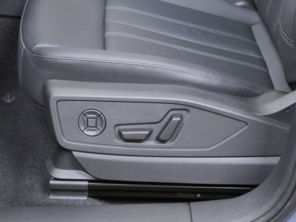 Thumbnail: 2026 Audi Q5 - 13