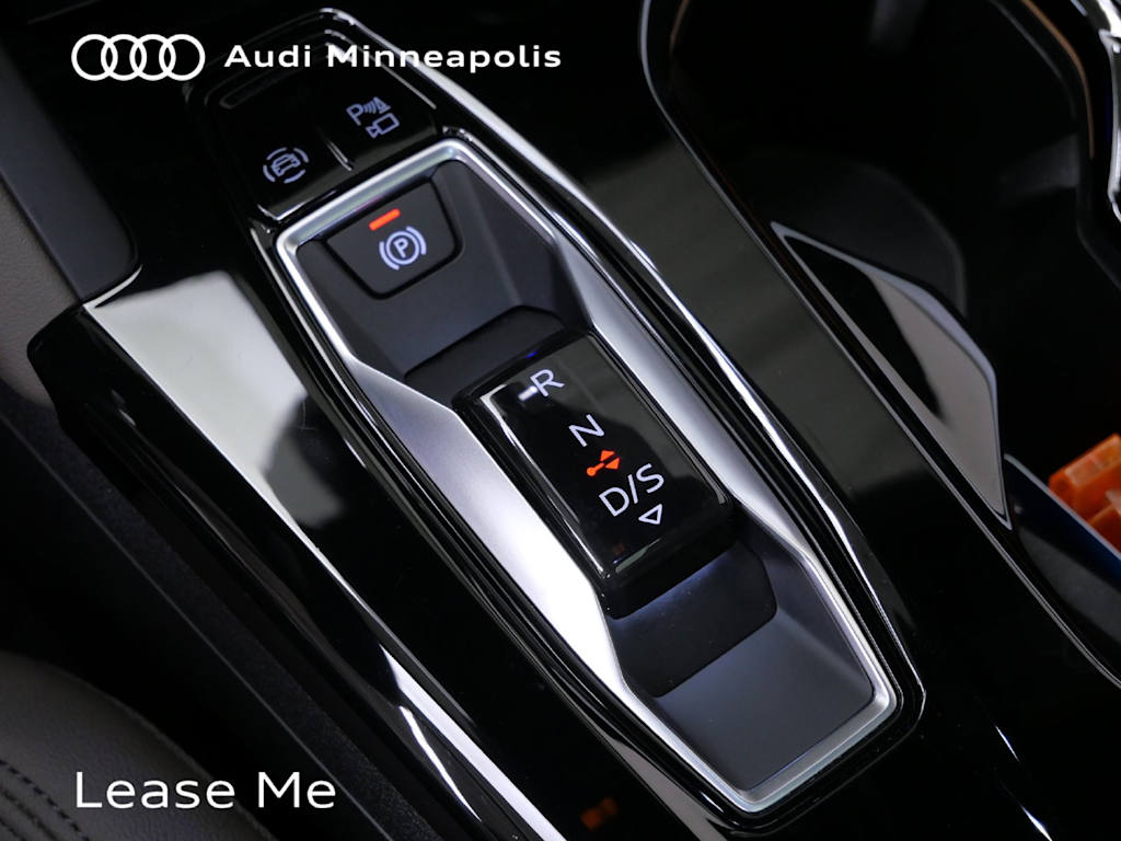 Thumbnail: 2025 Audi Q5 - 9