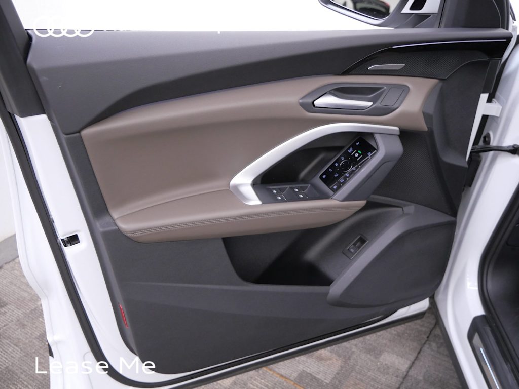 Thumbnail: 2025 Audi Q5 - 15