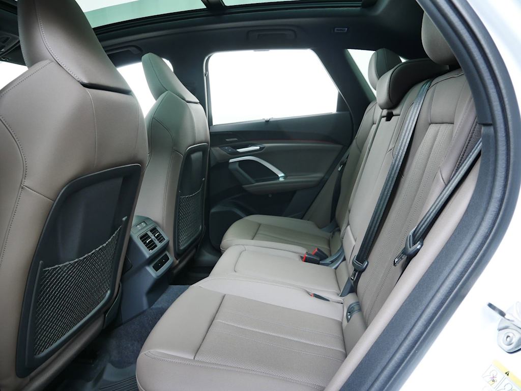 Thumbnail: 2025 Audi Q5 - 8