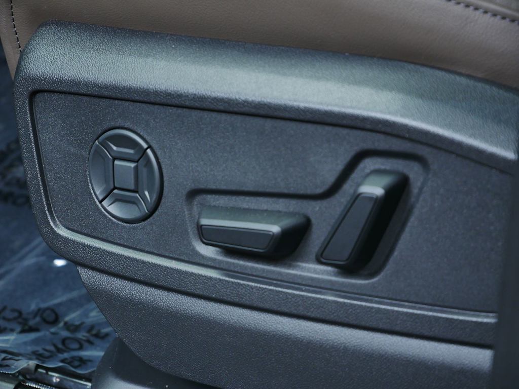 Thumbnail: 2025 Audi Q5 - 14