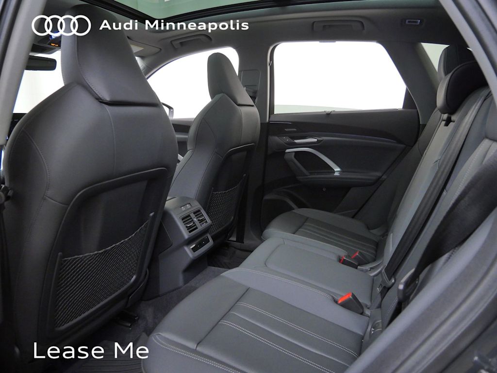 Thumbnail: 2025 Audi Q5 - 9