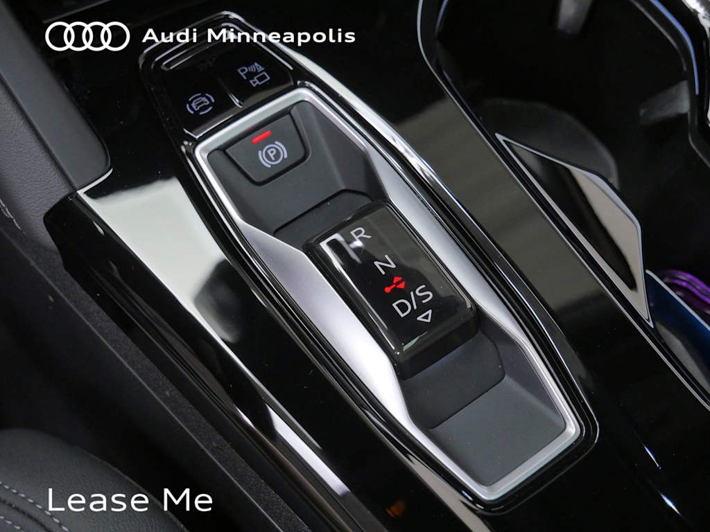 Thumbnail: 2025 Audi Q5 - 11