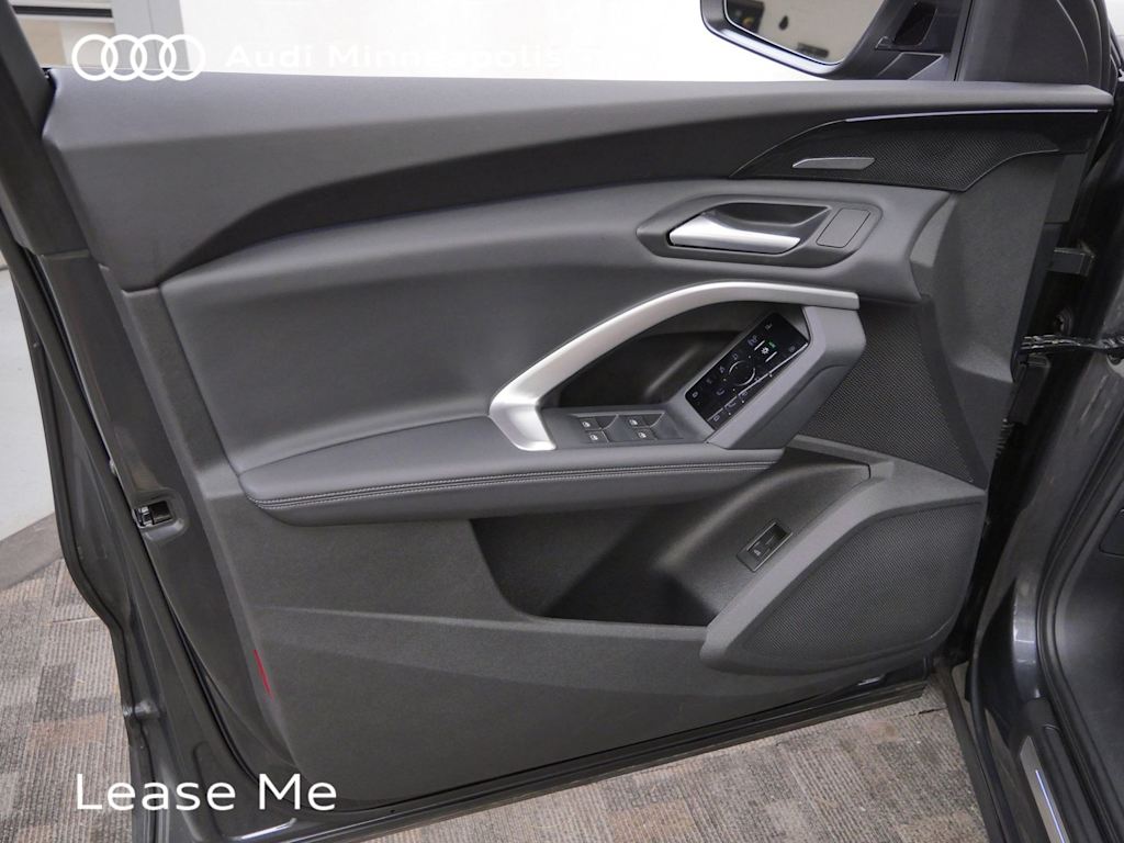 Thumbnail: 2025 Audi Q5 - 16