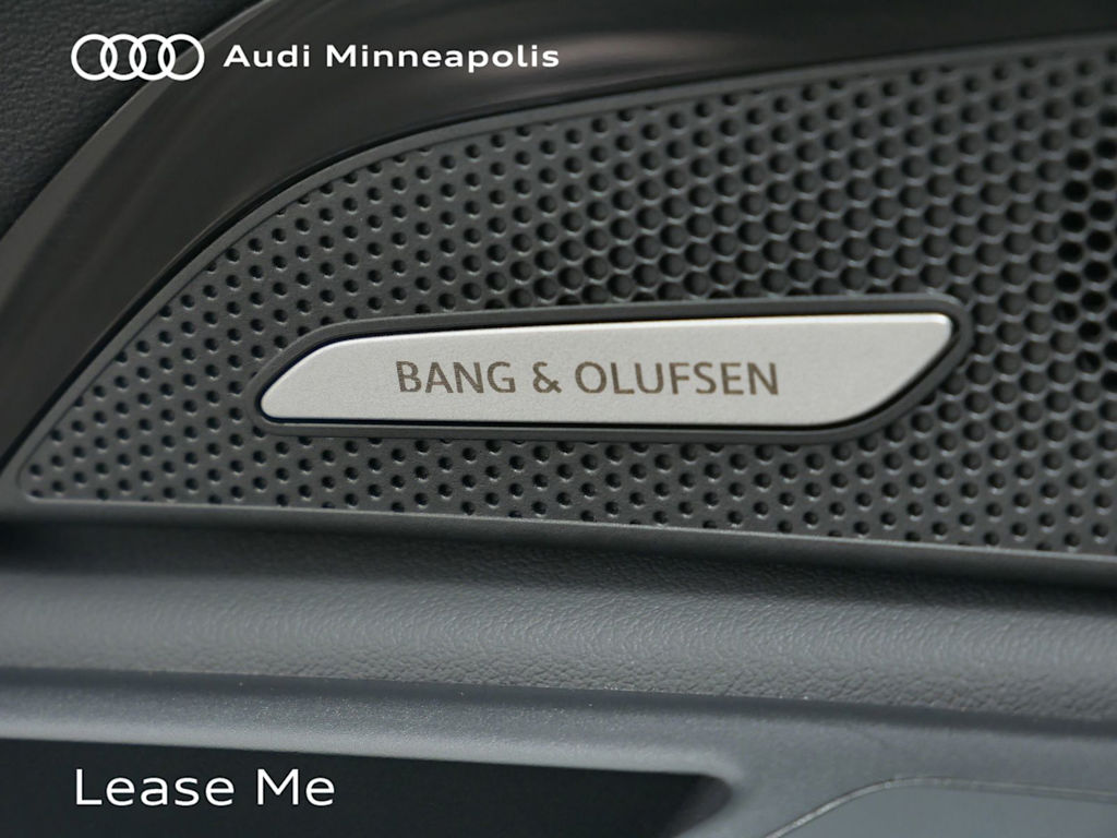 Thumbnail: 2025 Audi Q5 - 11