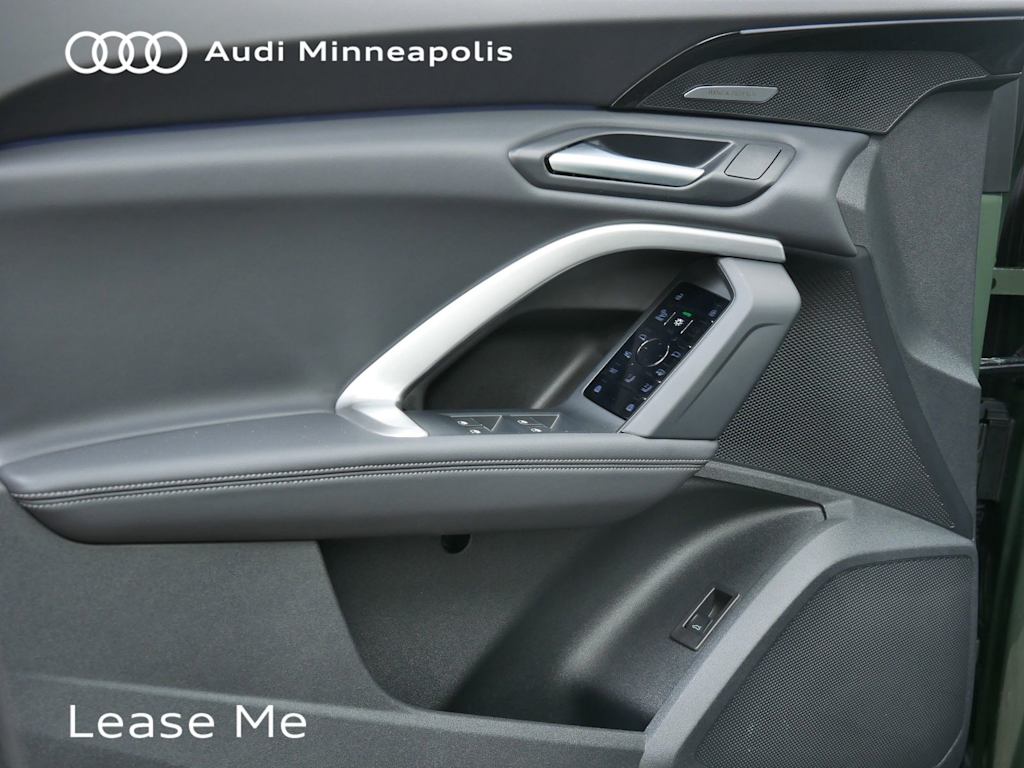 Thumbnail: 2025 Audi Q5 - 16