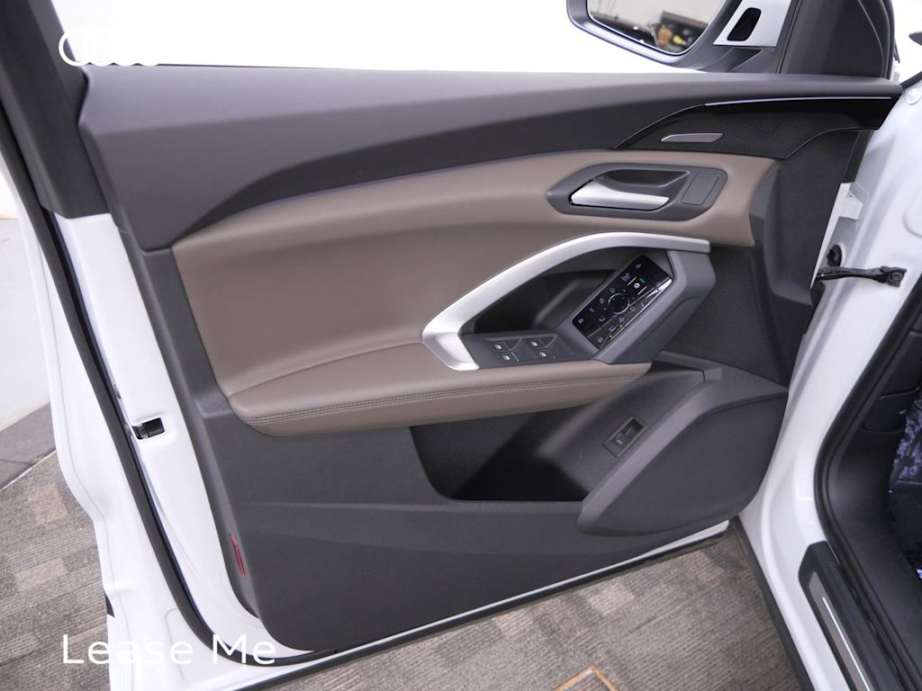 Thumbnail: 2025 Audi Q5 - 15