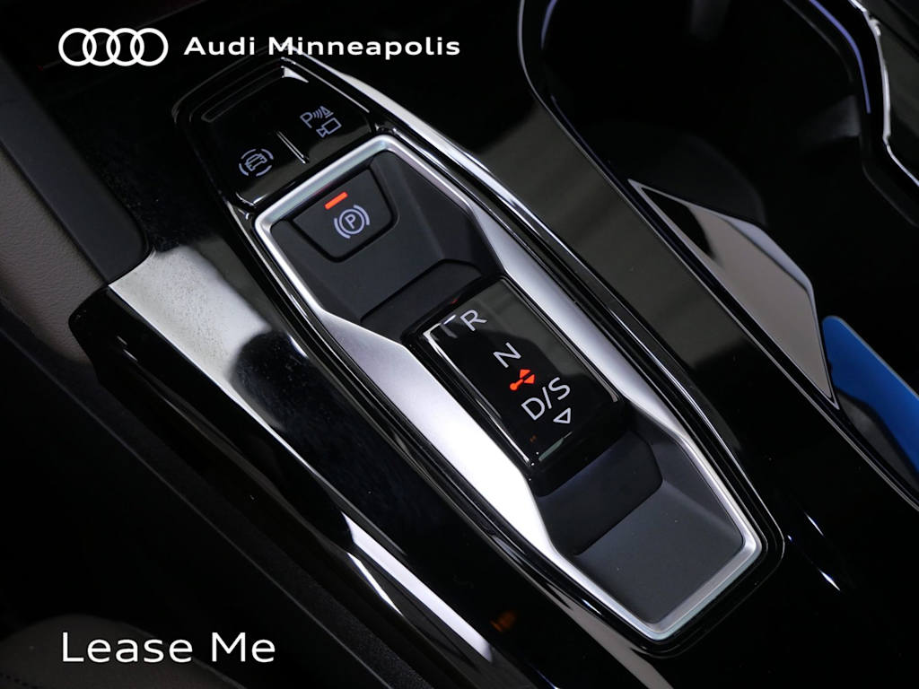 Thumbnail: 2025 Audi Q5 - 10