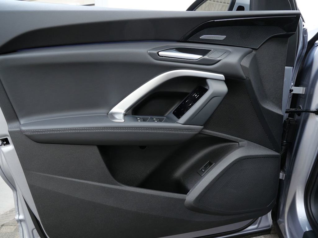 Thumbnail: 2025 Audi Q5 - 13