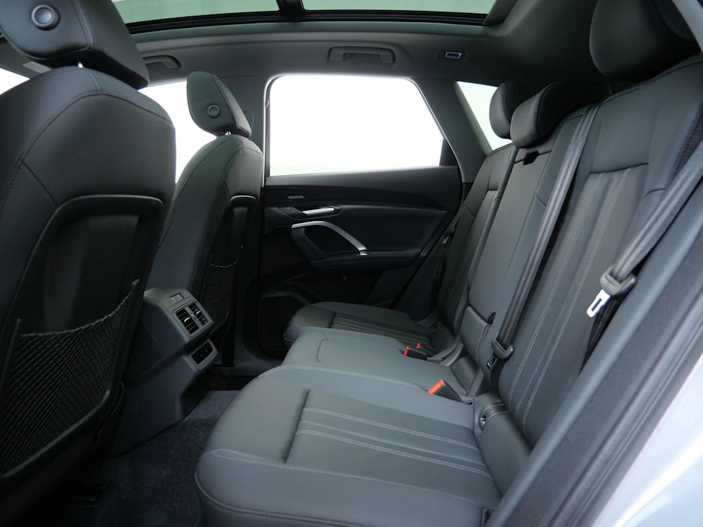 Thumbnail: 2025 Audi Q5 - 8