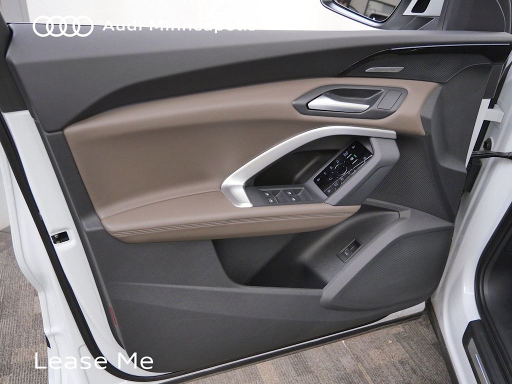 Thumbnail: 2025 Audi Q5 - 15