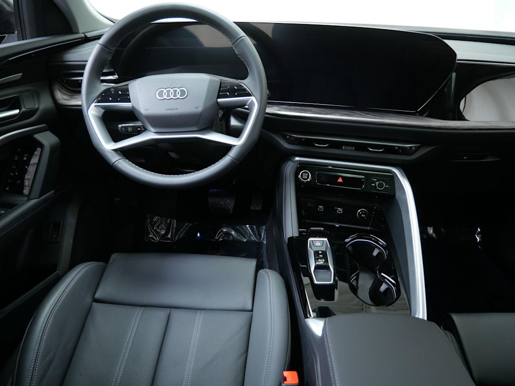 Thumbnail: 2025 Audi Q5 - 7