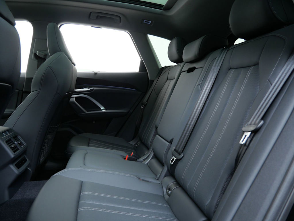 Thumbnail: 2025 Audi Q5 - 8