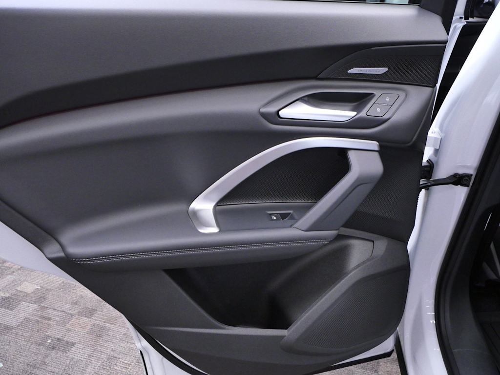 Thumbnail: 2026 Audi Q5 - 14