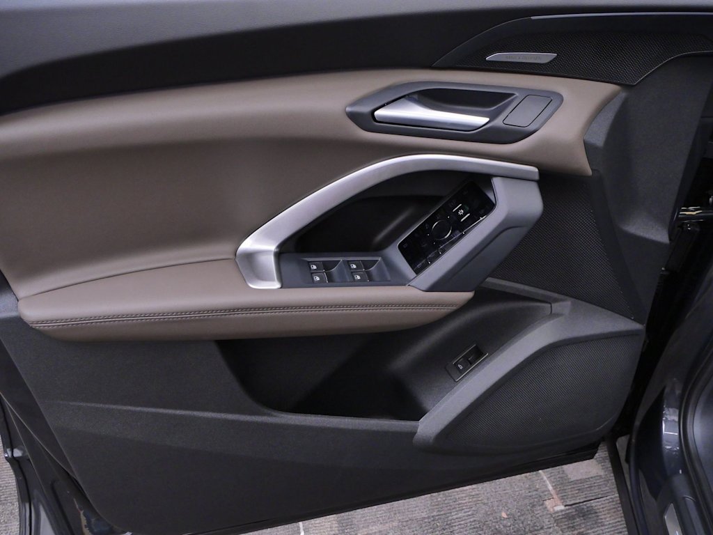 Thumbnail: 2026 Audi Q5 - 12
