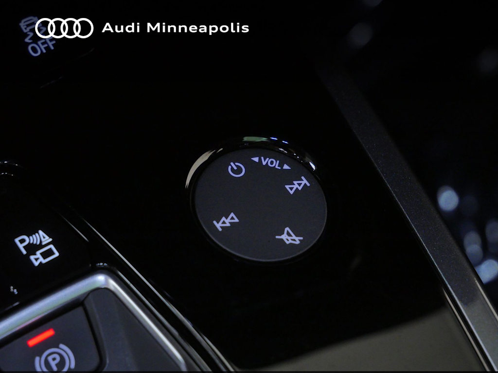 Thumbnail: 2023 Audi Q4 e-tron - 11