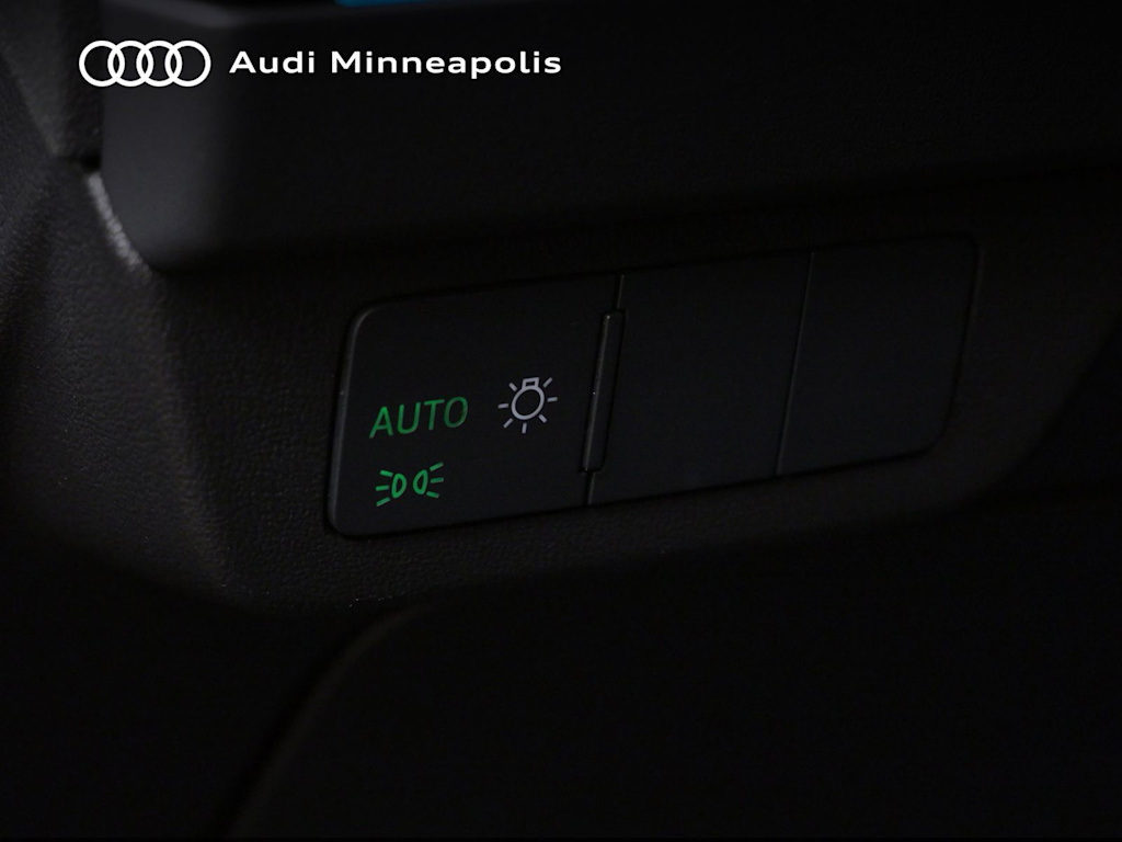 Thumbnail: 2023 Audi Q4 e-tron - 20
