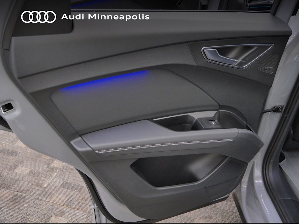 Thumbnail: 2023 Audi Q4 e-tron - 17