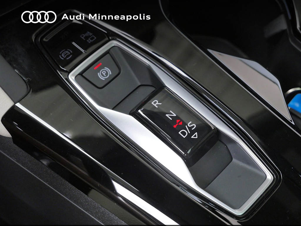 Thumbnail: 2025 Audi Q5 - 11