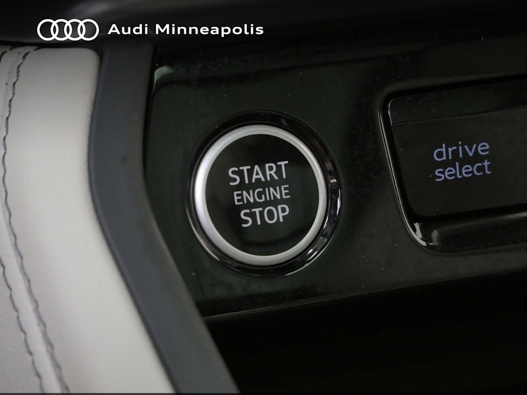 Thumbnail: 2025 Audi Q5 - 25