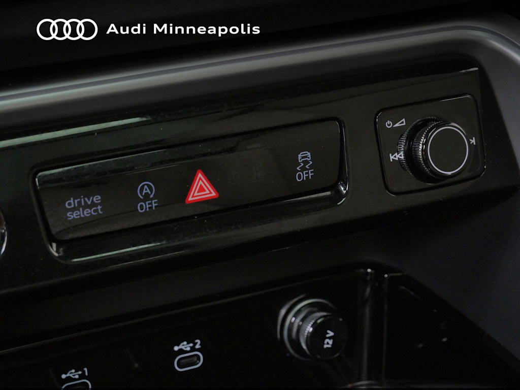 Thumbnail: 2025 Audi Q5 - 26